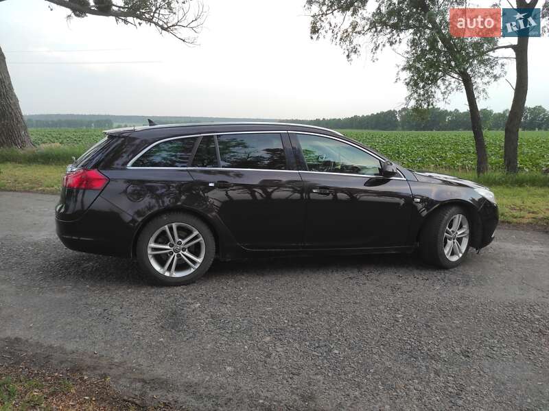 Універсал Opel Insignia 2010 в Сумах