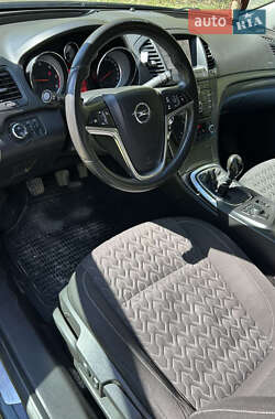 Универсал Opel Insignia 2013 в 