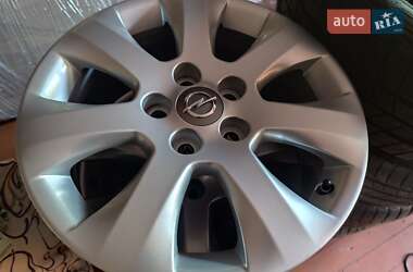 Универсал Opel Insignia 2017 в 