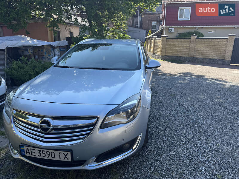Універсал Opel Insignia 2015 в Дніпрі