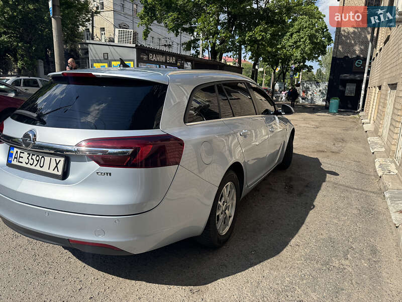 Універсал Opel Insignia 2015 в Дніпрі