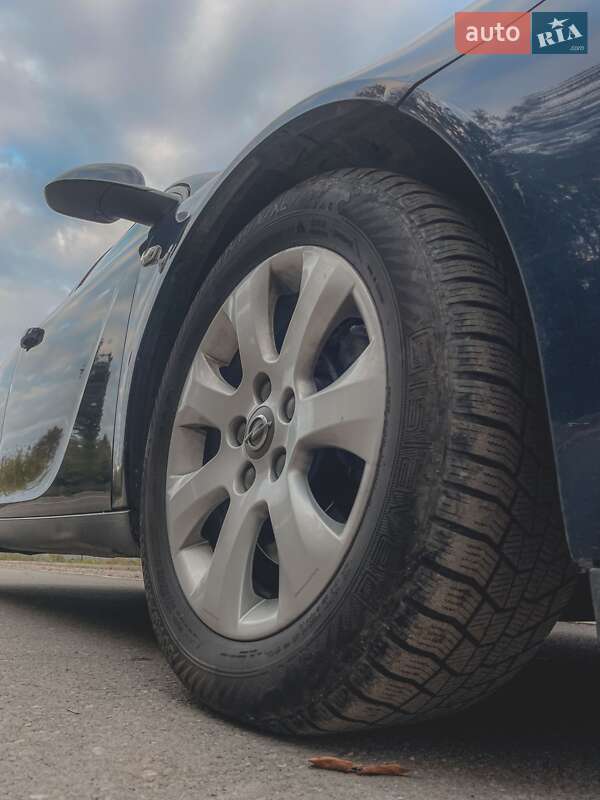 Универсал Opel Insignia 2014 в Бурштыне