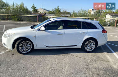 Универсал Opel Insignia 2013 в 