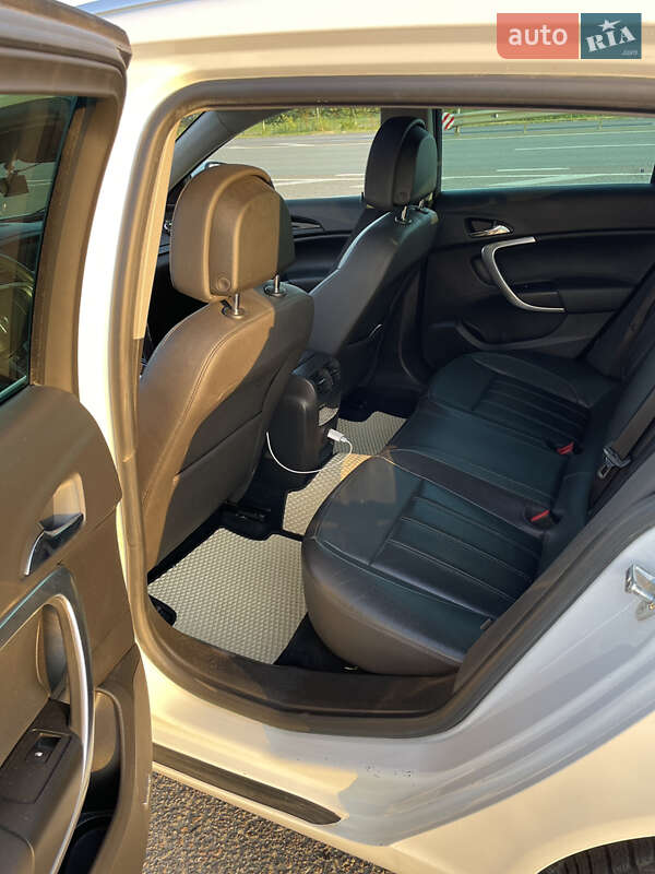 Универсал Opel Insignia 2011 в Львове