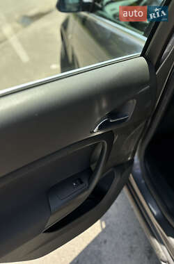 Седан Opel Insignia 2009 в 