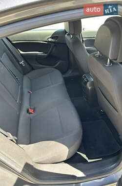 Седан Opel Insignia 2009 в 