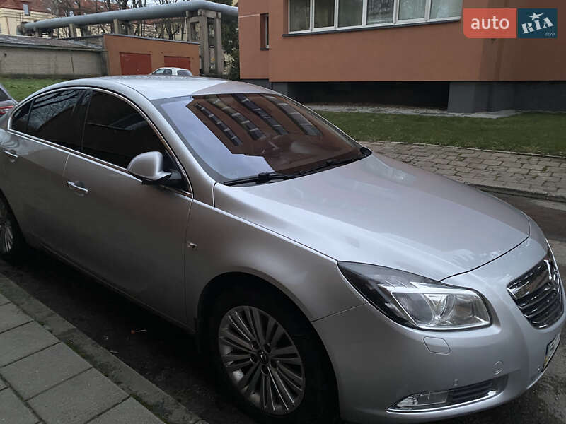 Седан Opel Insignia 2013 в Одесі