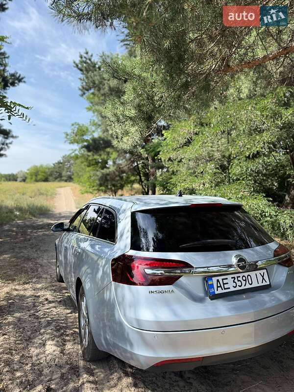 Універсал Opel Insignia 2015 в Дніпрі