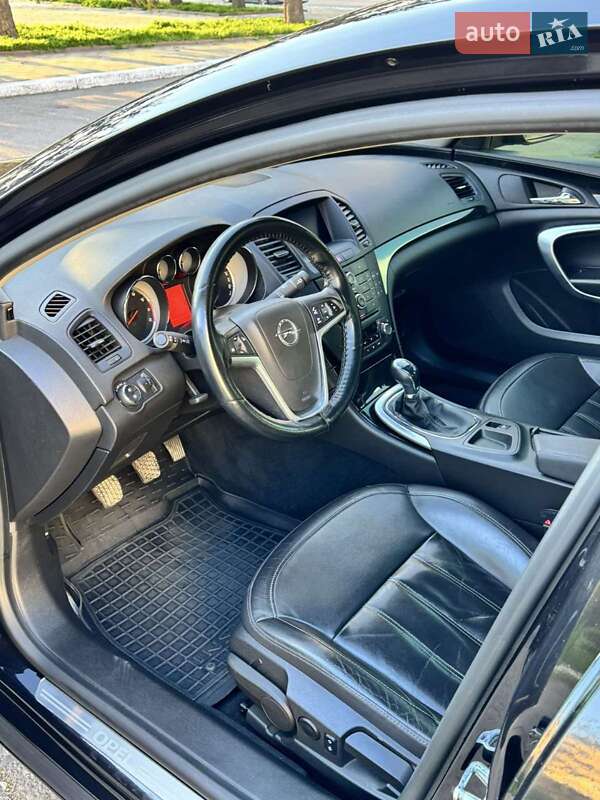Седан Opel Insignia 2010 в Чорноморську