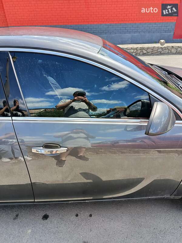 Седан Opel Insignia 2010 в Знаменке