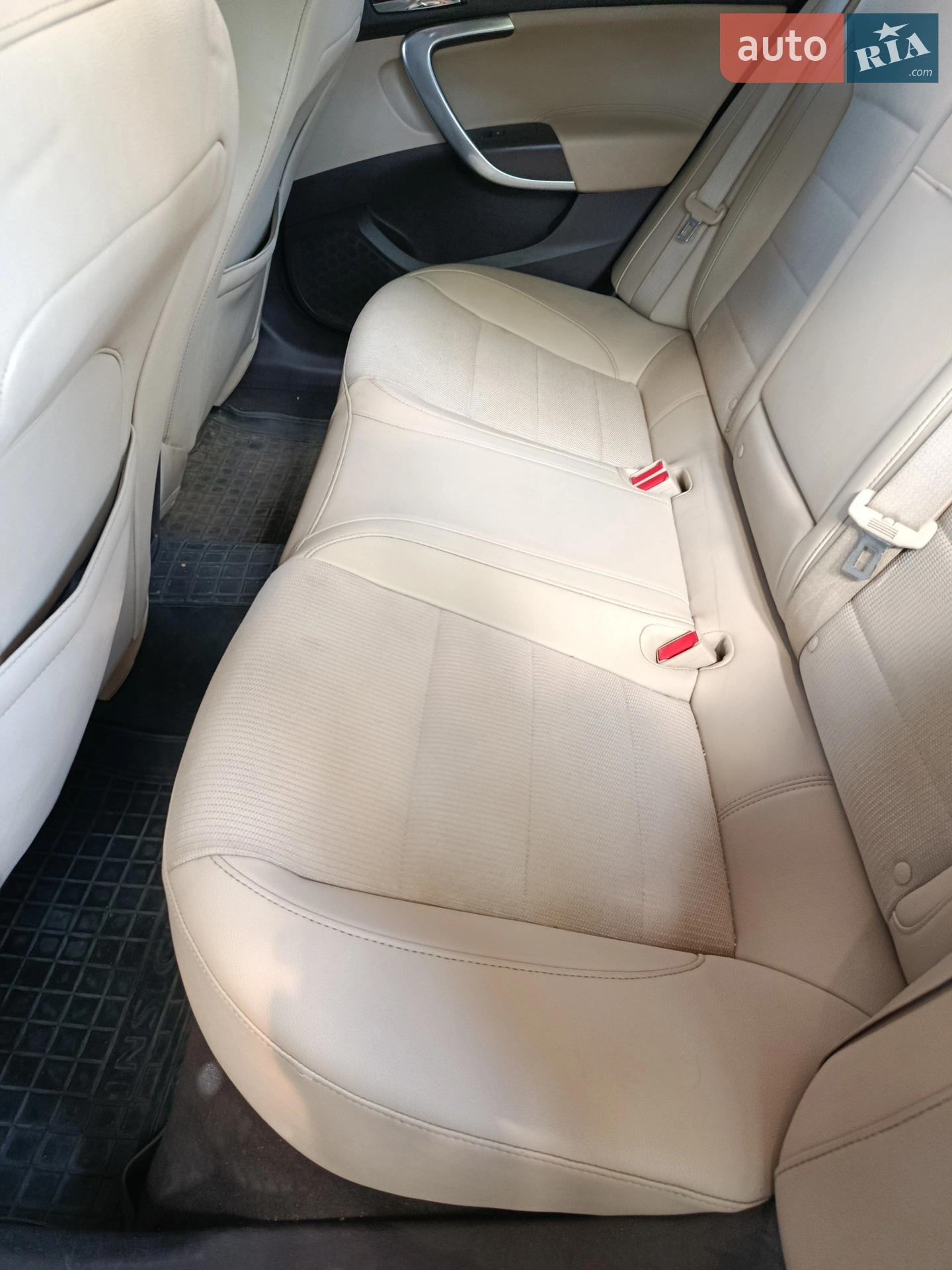 2010 Opel Insignia - мініатюра 15
