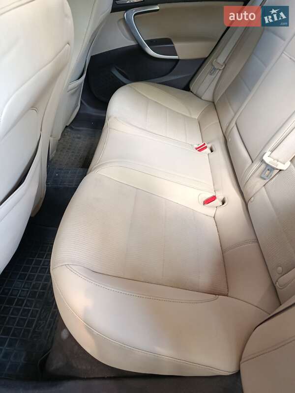 Седан Opel Insignia 2010 в Знаменке