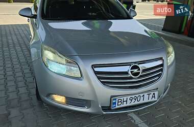 Универсал Opel Insignia 2010 в 