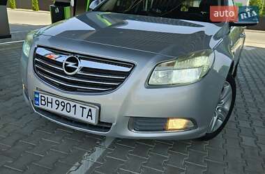Универсал Opel Insignia 2010 в 