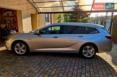 Универсал Opel Insignia 2017 в 