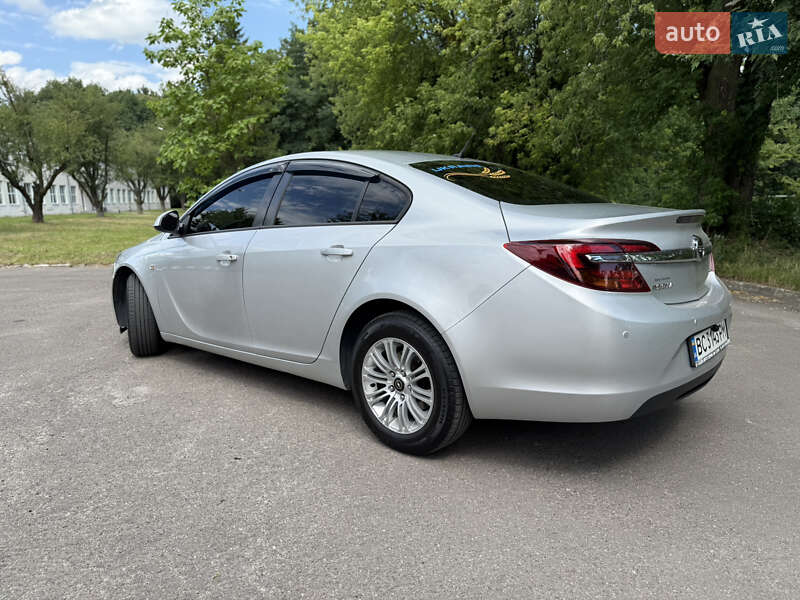 Седан Opel Insignia 2014 в Львове