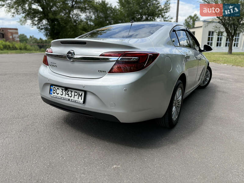 Седан Opel Insignia 2014 в Львове