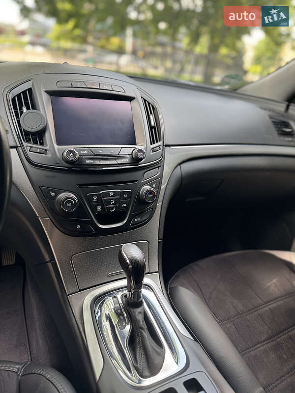 Універсал Opel Insignia 2015 в Дніпрі