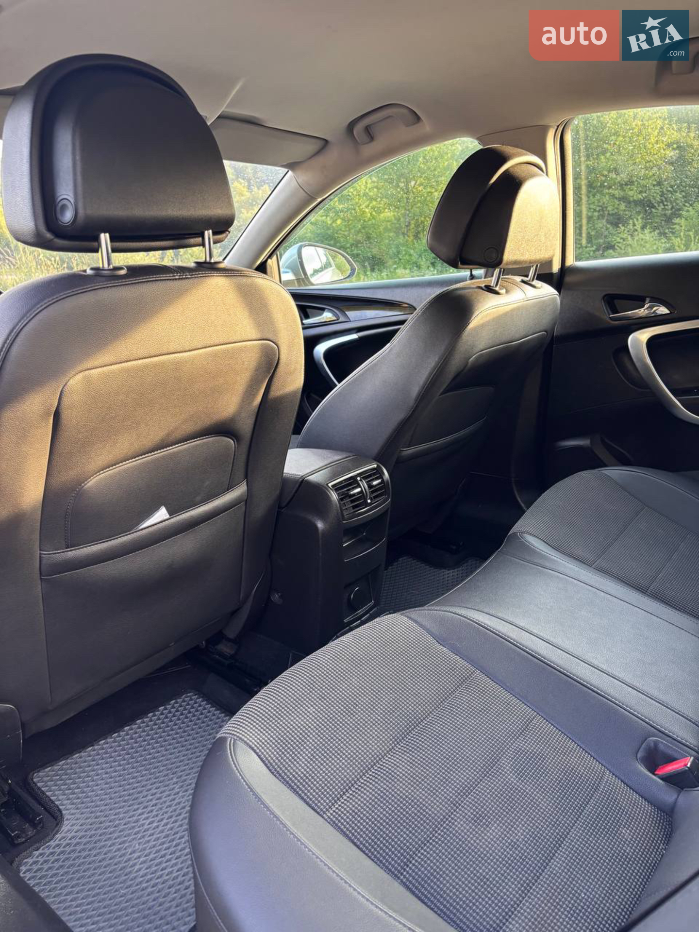 2010 Opel Insignia - мініатюра 5