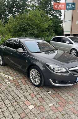 Седан Opel Insignia 2015 в Ивано-Франковске