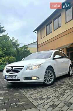 Универсал Opel Insignia 2011 в Берегово