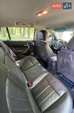 Универсал Opel Insignia 2012 в 