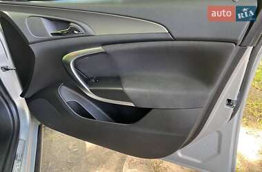 Универсал Opel Insignia 2012 в 