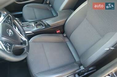 Универсал Opel Insignia 2015 в 