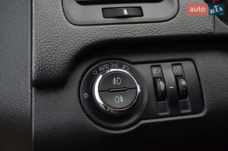 Универсал Opel Insignia 2013 в Киеве