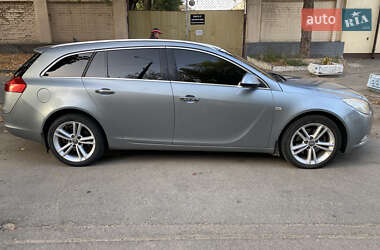 Универсал Opel Insignia 2010 в 