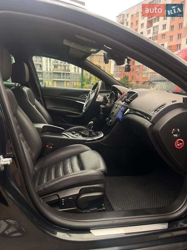 Универсал Opel Insignia 2011 в Львове