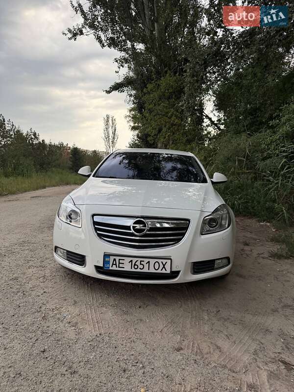 Седан Opel Insignia 2011 в Дніпрі