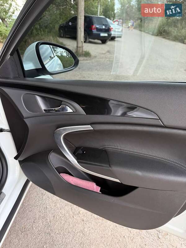 Седан Opel Insignia 2011 в Дніпрі