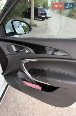Седан Opel Insignia 2011 в 