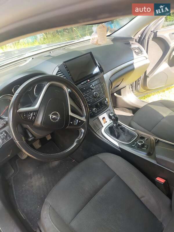 Универсал Opel Insignia 2010 в Хоросткове