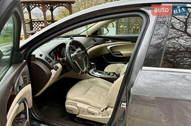 Седан Opel Insignia 2010 в 