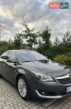 Седан Opel Insignia 2015 в Івано-Франківську