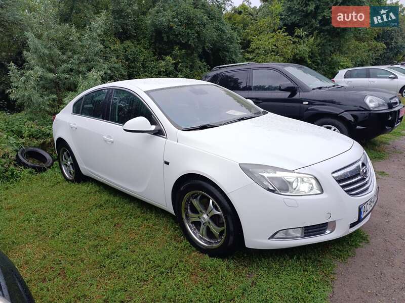 Лифтбек Opel Insignia 2013 в Луцке
