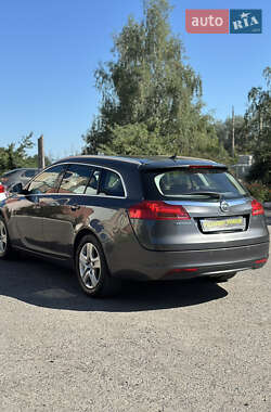 Универсал Opel Insignia 2010 в 