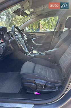 Универсал Opel Insignia 2010 в 