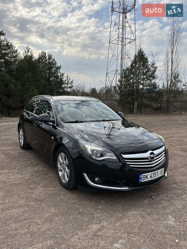 Седан Opel Insignia 2014 в 