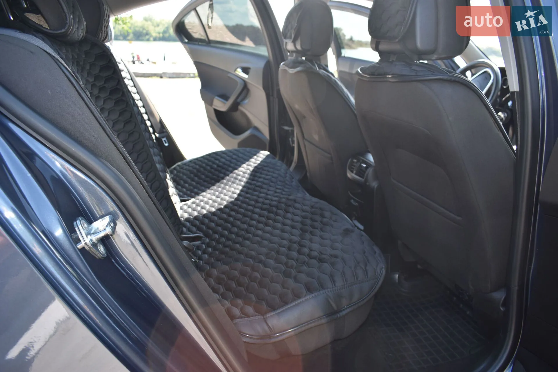 2010 Opel Insignia - мініатюра 20