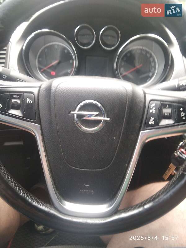 Универсал Opel Insignia 2013 в Калуше