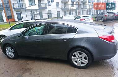 Седан Opel Insignia 2010 в Львові