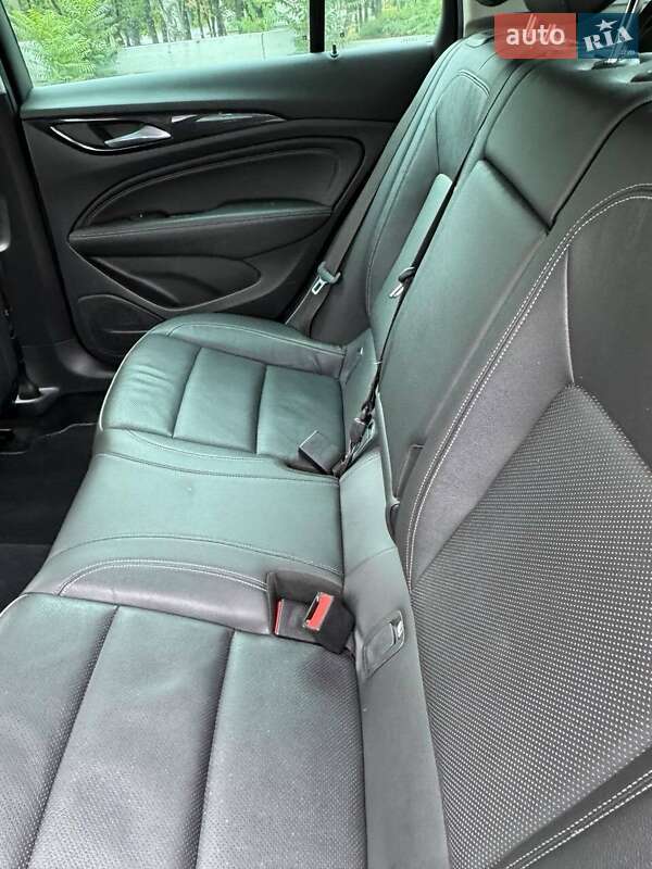 Лифтбек Opel Insignia 2017 в Николаеве