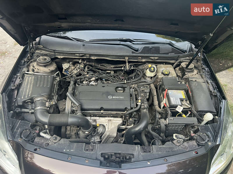 Седан Opel Insignia 2012 в Прилуках