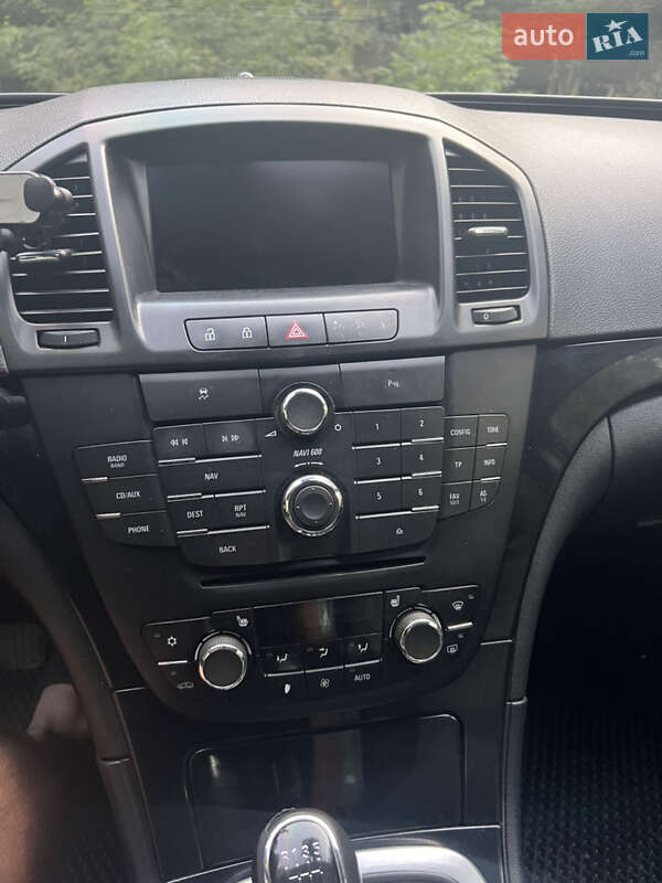 Седан Opel Insignia 2012 в Прилуках