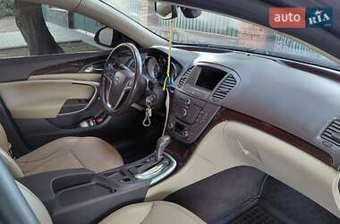 Универсал Opel Insignia 2011 в 