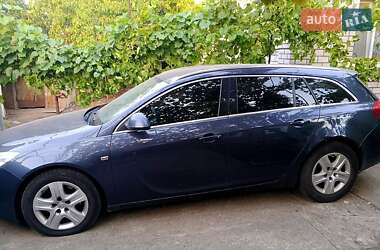 Универсал Opel Insignia 2010 в 