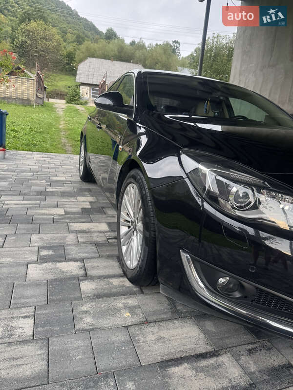 Седан Opel Insignia 2013 в Тячеве